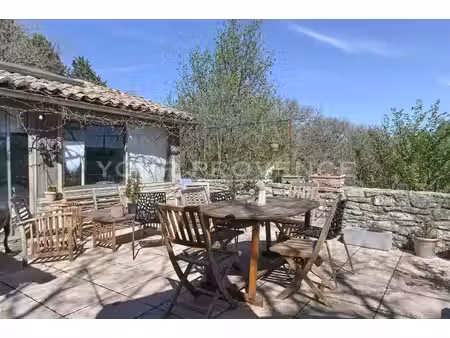 maison d'artiste en bordure du village avec vue