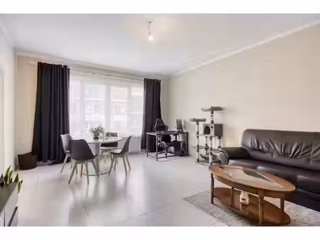 appartement rénové 2 chambres avec peb b