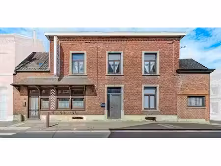 usage mixte à vendre à morialmé pour € 197.000 avec 4 chambres à coucher