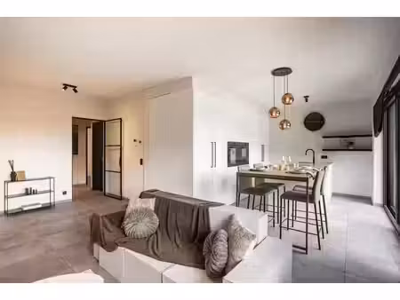 appartement au rez-de-chaussée avec 2 chambres et jardin