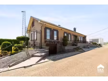 maison ouverte spacieuse avec jardin à linter