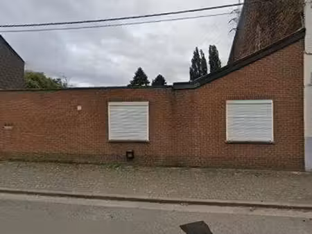 une maison d'habitation de plain-pied à rénover