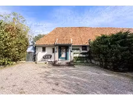 charmante maison de campagne entre les champs sur 2.039m2