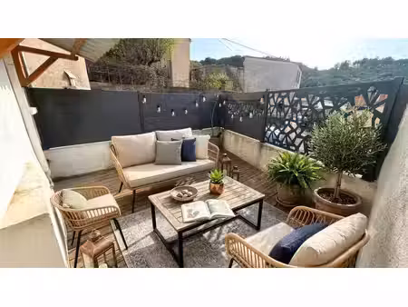a saisir!!! maison de village t3  80 m² avec terrasse de 12m²