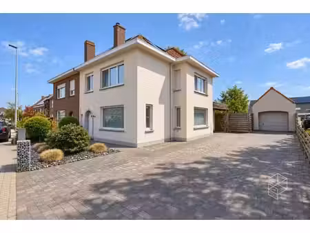 uitstekend gelegen woning met grote tuin