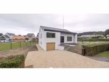maison à vendre à opitter pour € 449.000 avec 3 chambres à coucher