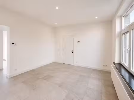 appartement de 2 chambres prêt à emménager à sint-amandsberg