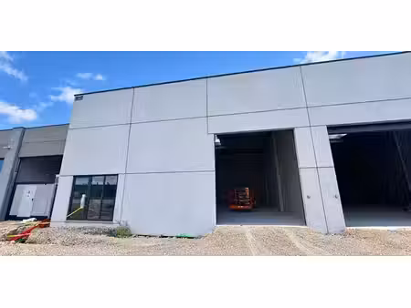 bâtiment d’entreprise à louer à waregem pour € 1.150