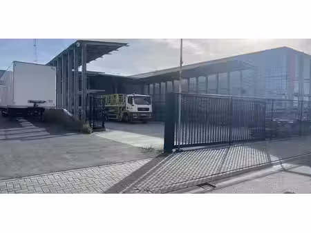 entrepôt à louer à merksem pour € 14.850