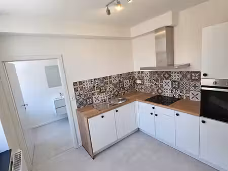appartement rénové 2 chambres
