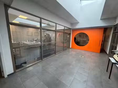 entrepôt  atelier et bureaux à louer à proximité de louvain