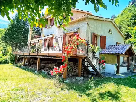 vente maison 4 pièces 137 m² à annot (04240)  420 000 €