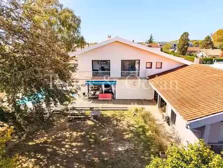 vente maison 8 pièces 336 m² à saint-vincent-de-tyrosse (40230)  884 000 €