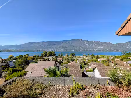 appartement t4 rénové avec vue exceptionnelle sur le lac