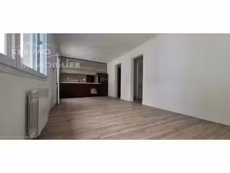 binic centre  appartement entièrement rafait à neuf..