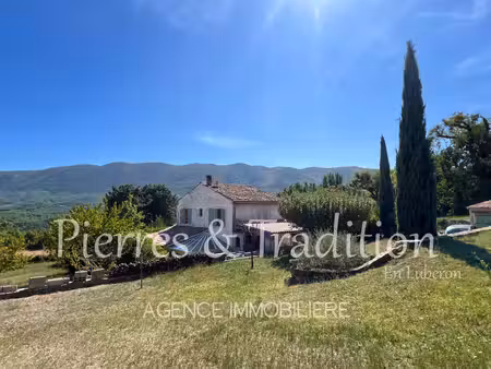 luberon  saint martin de castillon  propriété avec dépendances et vue sur le luberon