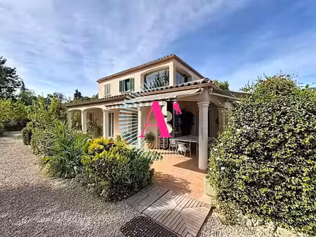 vente villa 6 pièces 196 m² à châteauneuf-grasse (06740)  1 040 000 €