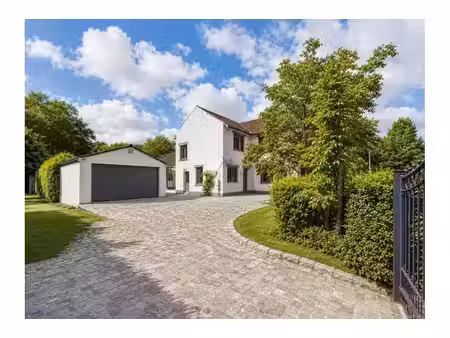 bien divers en vente publique à quartier du tailleur de pierre 5 lasne (vbe73068)