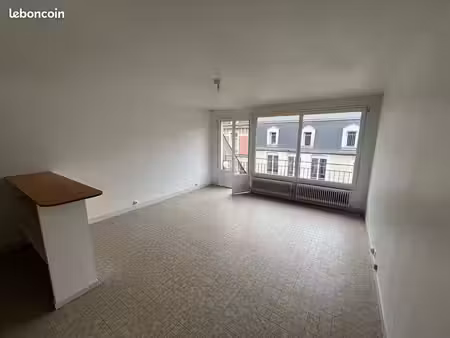 studio 1 pièce 38 m²