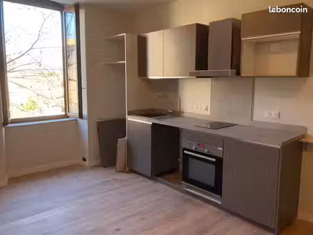 appartement t4 entièrement rénové 102m2 centre sauve