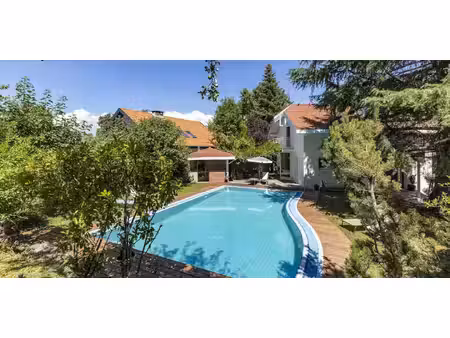 maison avec piscine et jardin saint-julien-en-genevois (74)