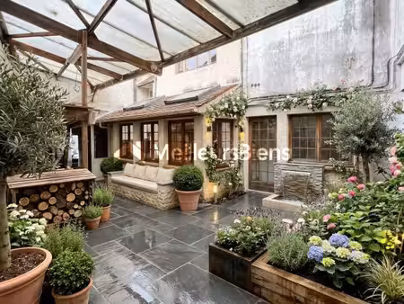 ensemble immobilier à montlhéry 370 m² 12 pièces et locaux commerciaux