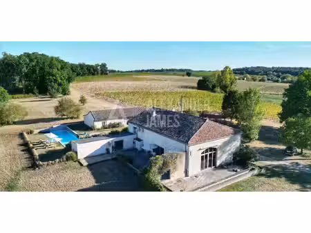 maison avec piscine et terrasse pellegrue (33)