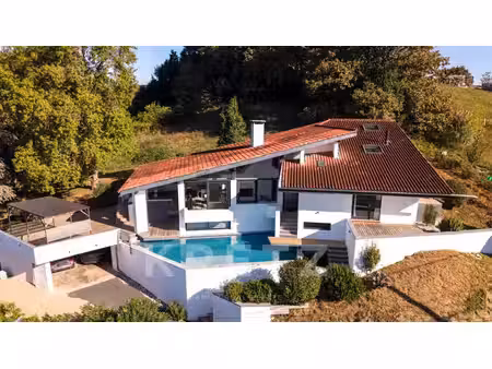 maison de luxe à vendre à villefranque