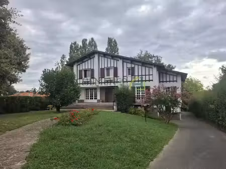 appartement t5 sur st palais