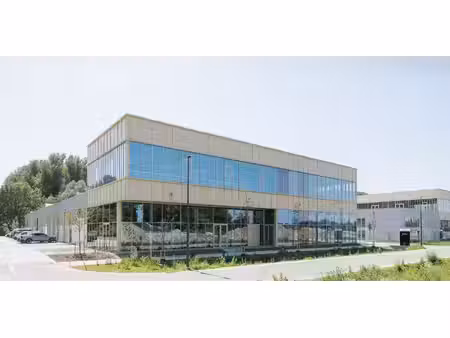 bâtiment d’entreprise à vendre à drogenbos pour € 2.094.400