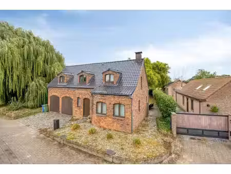 karaktervolle woning met 3 slaapkamers te koop in zandvliet!
