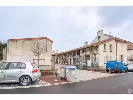 location commerce 168m²