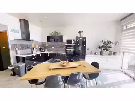appartement f4 à vendre - 4 pièces - 81 95 m2 - maiche - 25 - franche-comte
