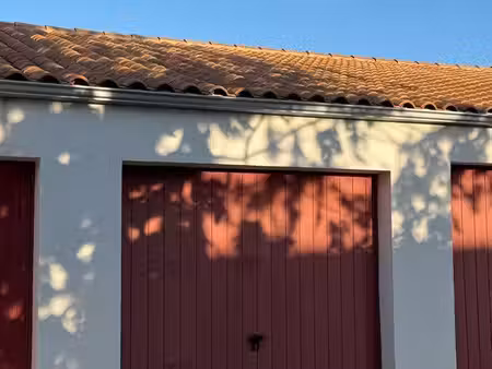a vendre garage / box fermé centre angoulins