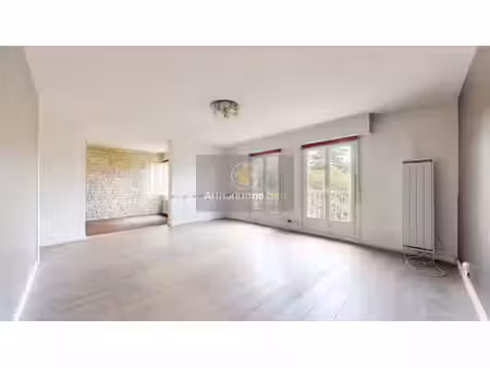 appartement le port marly 4 pièces de 86 m2 avec 2 ou 3 chambres et box et parking
