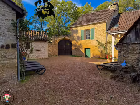 propriété le caractère dans le périgord noir