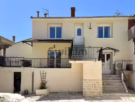 maison de village rénovée avec appartement indépendant  terr