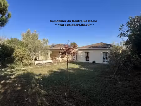 maison contemporaine de 2011 de 169 m2 avec piscine sur 2707