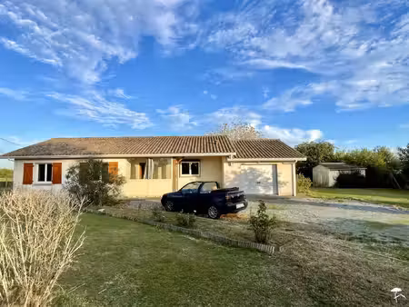 pavillon 3 chambres +garage+ véranda  terrain de2200 m2