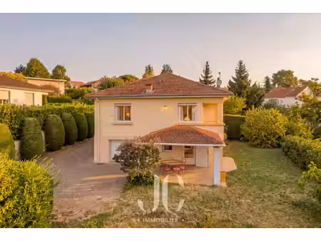 maison de luxe à vendre dans le quartier contour