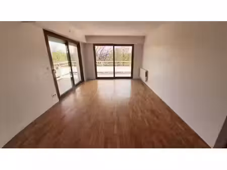 t3