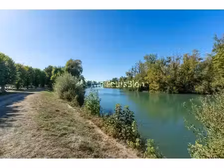 grande maison familiale de caractère à quelques pas des bords de marne