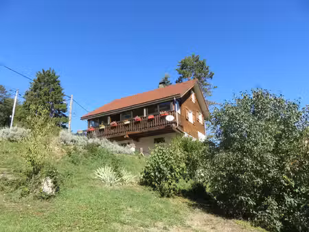 maison à vendre 5 pièces de 84 m² sur les hauteurs de tenay (01) sur un terrain de 1516 m²