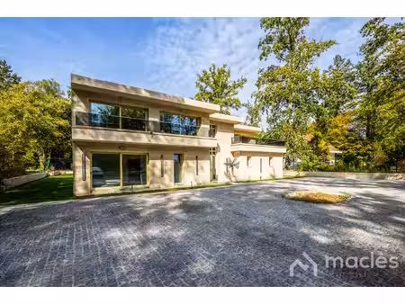 exclusivite villa contemporaine de prestige au coeur du lys