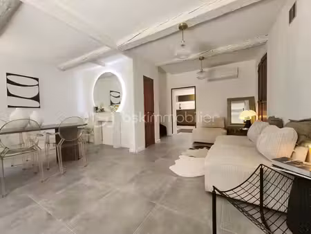 exclusivité  villelaure maison de village en pierres entièrement rénovée