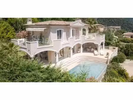 villa avec piscine en bord de mer tourrettes-sur-loup (06)