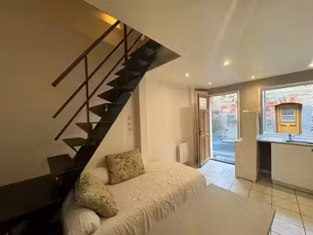 maison de village meublée sur 3 niveaux lévignac - 32m²