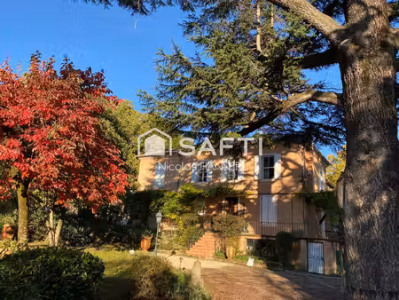 maison de maitre de 240m2 + 40m2 sur 2858m2 de terrain arboré et entretenu