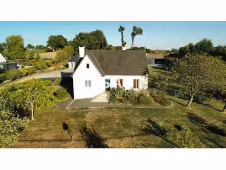 maison familiale 140 m²  4 chambres  sous-sol et terrain de 2 500 m²