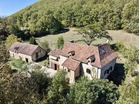maison de caractère avec grange et plus de 2 5 ha de terrain
